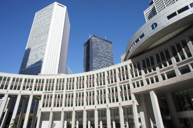 恋愛詐欺における年上男性の危険性とは？