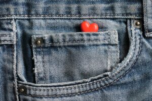 恋愛詐欺の手口はどれを選べば見抜ける？