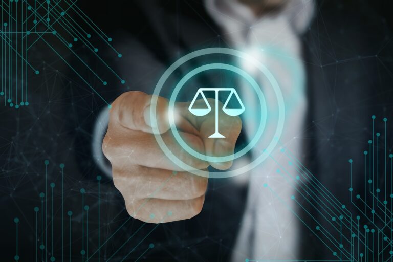 弁護士に依頼する費用はどれくらい？恋愛詐欺の評判をチェック！
